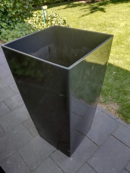 Bloembakken, Tuin en Terras, Bloembakken en Plantenbakken, Zo goed als nieuw, Kunststof, Minder dan 60 cm, Rond, Ophalen