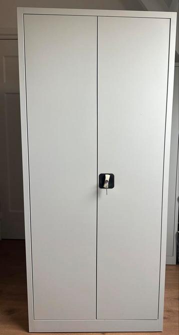 2 Archiefkasten - afmeting kast 180x80x38 cm beschikbaar voor biedingen