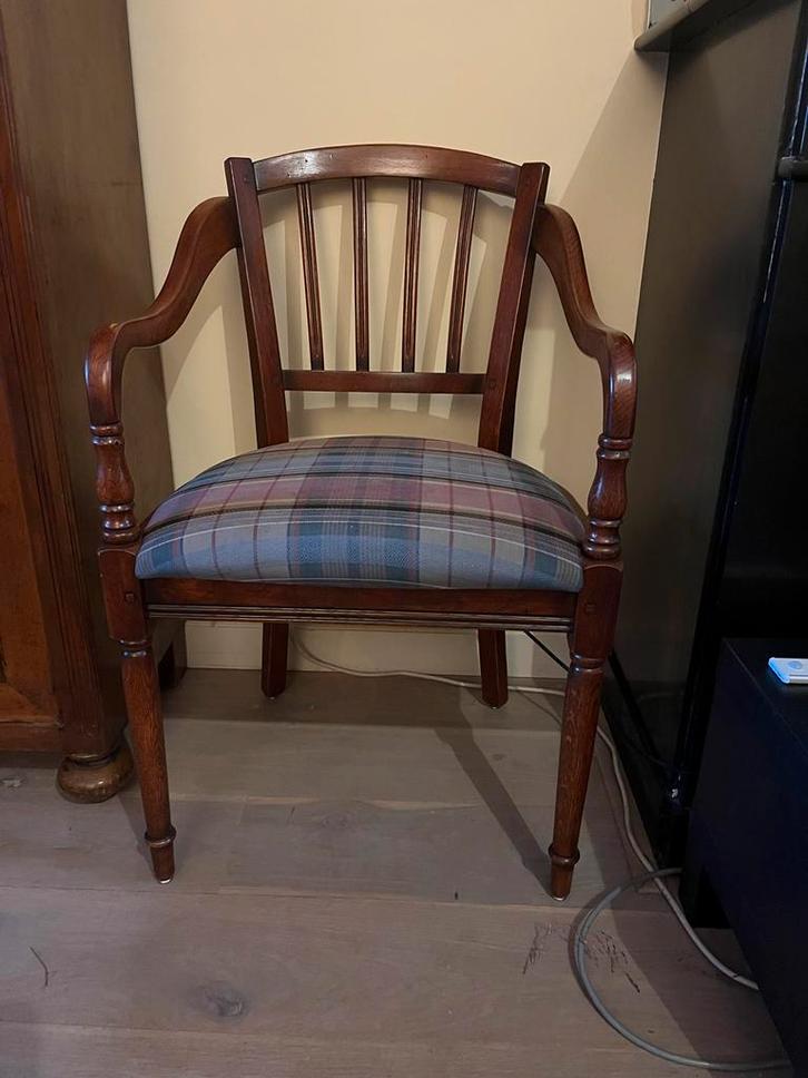 Houten stoel met armleuningen, Huis en Inrichting, Stoelen, Gebruikt, Eén, Hout, Bruin, Ophalen