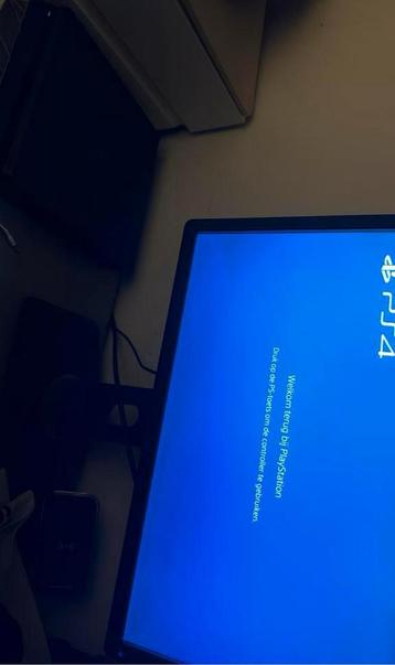 Playstation 4 slim met computer en met 7 spellen beschikbaar voor biedingen
