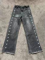 Spijkerbroek donkergrijs mer hartjes mt 152, Ophalen of Verzenden, Zo goed als nieuw, Meisje, Broek
