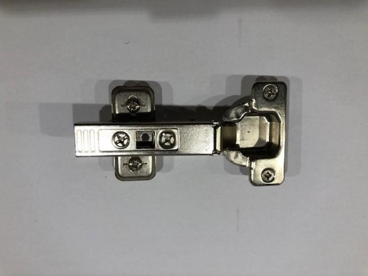 Clipscharnier Blum met grondplaat, Huis en Inrichting, Keuken | Keukenelementen, Nieuw, Minder dan 100 cm, 25 tot 50 cm, Overige kleuren