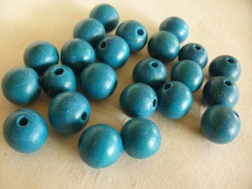 1120-2- KRALEN AQUA / BLAUW ROND HOUT beschikbaar voor biedingen