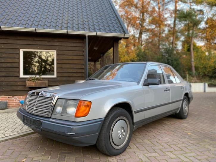 Mooie Echte W124 Automaat 230E  1986 Originele Auto Silber, Auto's, Oldtimers, Bedrijf, ABS, Alarm, Bluetooth, Centrale vergrendeling