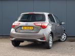 Toyota Yaris 1.5 Hybrid Active (74PK), 1ste-Eigenaar, Toyota, Te koop, Zilver of Grijs, 1050 kg, Hatchback