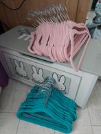 Fluwelen kleding hangers fluweel kind kinderen roze turqoise, Verzenden, Zo goed als nieuw