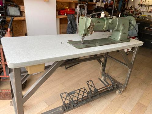 Adler industrie lang arm naaimachine dubbel transport, Hobby en Vrije tijd, Naaimachines en Toebehoren, Gebruikt, Naaimachine