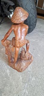 Houten beeldje van visser met net, Antiek en Kunst, Ophalen of Verzenden