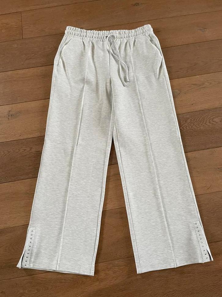 Norah wijde broek, mt 44, Kleding | Dames, Broeken en Pantalons, Nieuw, Maat 46/48 (XL) of groter, Grijs, Lang, Ophalen of Verzenden
