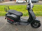 Zwarte Vespa Sprint, Overige modellen, Maximaal 45 km/u, Ophalen of Verzenden, Zo goed als nieuw