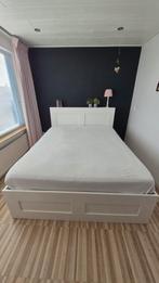 IKEA 2-persoons bed met opbergruimte, Huis en Inrichting, Ophalen, Wit, Tweepersoons, Zo goed als nieuw