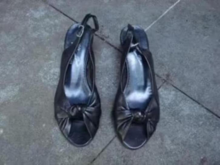 GRATIS VERZENDEN NIEUWE ZWARTE LEREN LUXE PUMPS MT 36, Kleding | Dames, Schoenen, Nieuw, Schoenen met lage hakken, Zwart, Verzenden