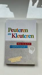 Betsy van de Grift - Peuteren en Kleuteren, Betsy van de Grift, Sociale wetenschap, Ophalen of Verzenden, Zo goed als nieuw