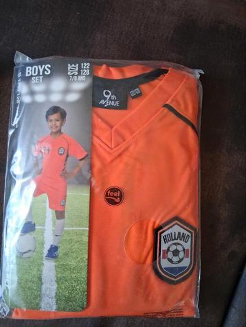 Nieuwe Oranje Voetbalset Jongen 122/128 beschikbaar voor biedingen