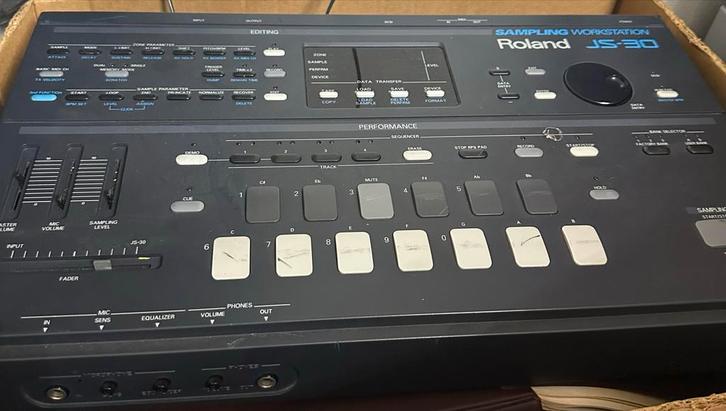 Roland JS-30 Sampling Workstation, Muziek en Instrumenten, Synthesizers, Gebruikt, Overige aantallen, Roland, Met midi-aansluiting