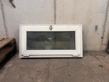 Schüco kozijnen Kiep raam 105x56cm - Onderdeel van set beschikbaar voor biedingen