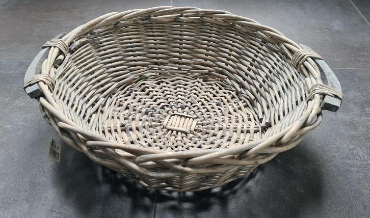 Grote rieten mand, Huis en Inrichting, Woonaccessoires | Schalen en Manden, Nieuw, Mand, Rond, Riet, Ophalen