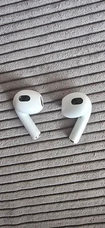 Apple AirPods 3 (2021) - Origineel beschikbaar voor biedingen