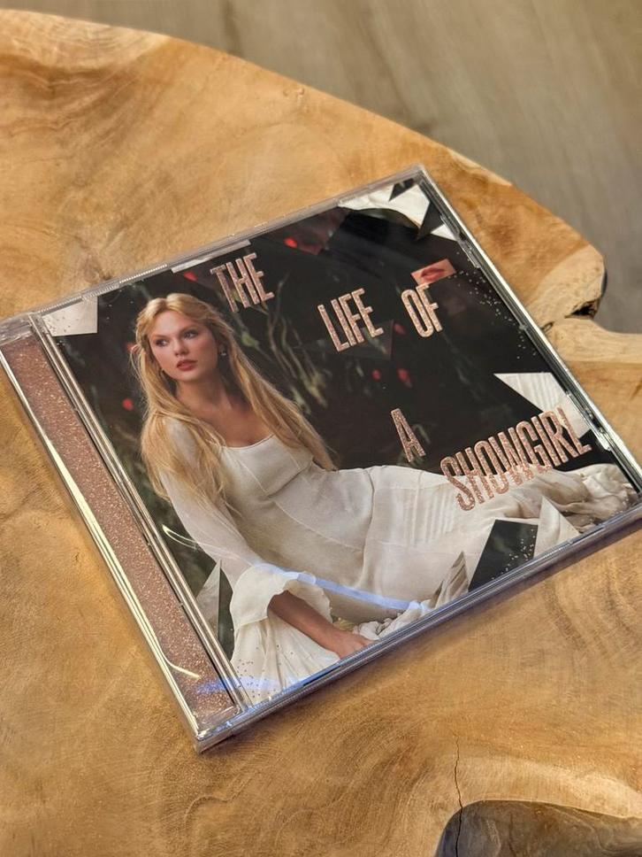 Acoustic bonus tracks CD: Alone in my tower - Taylor Swift, Cd's en Dvd's, Cd's | Pop, Nieuw in verpakking, 2000 tot heden, Ophalen of Verzenden