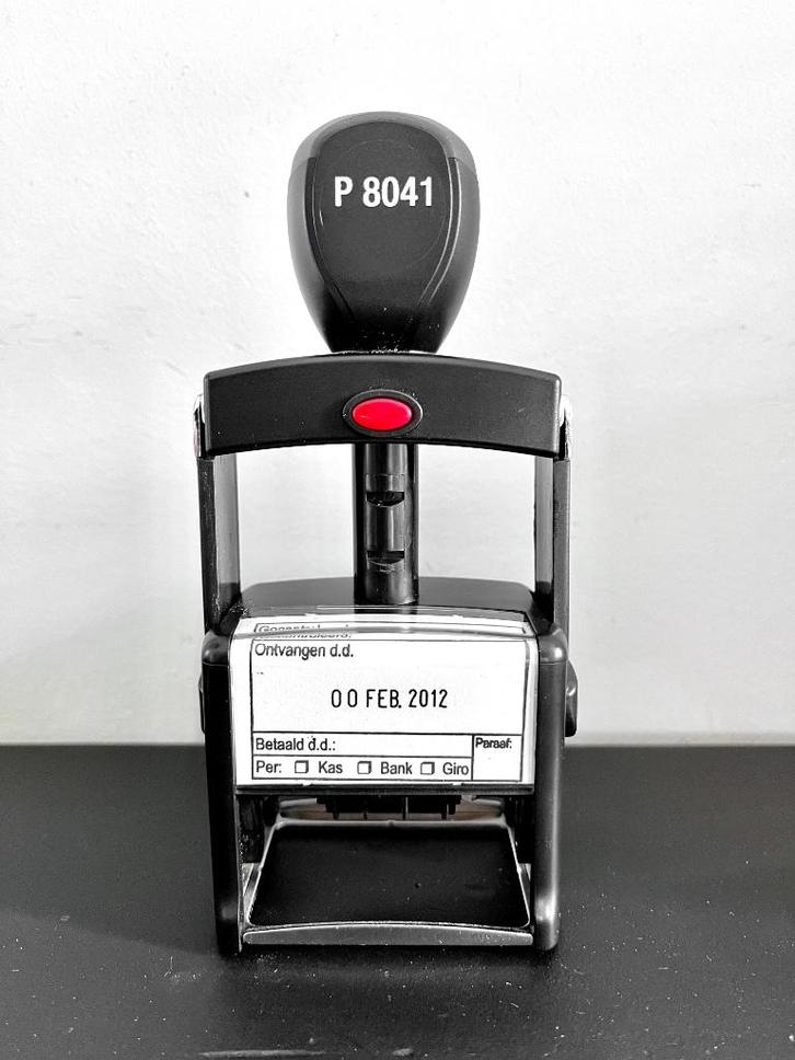 Posta P8041 - Zelfinktende stempel, Datumstempel, Hobby en Vrije tijd, Stempelen, Zo goed als nieuw, Overige typen, Ophalen