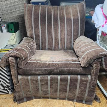 Zeer comfortabele italiaanse design fauteuil. beschikbaar voor biedingen