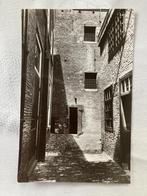 Fotokaart Gevangenpoort Den Haag, binnenplaats, Ophalen of Verzenden, 1940 tot 1960, Ongelopen, Zuid-Holland