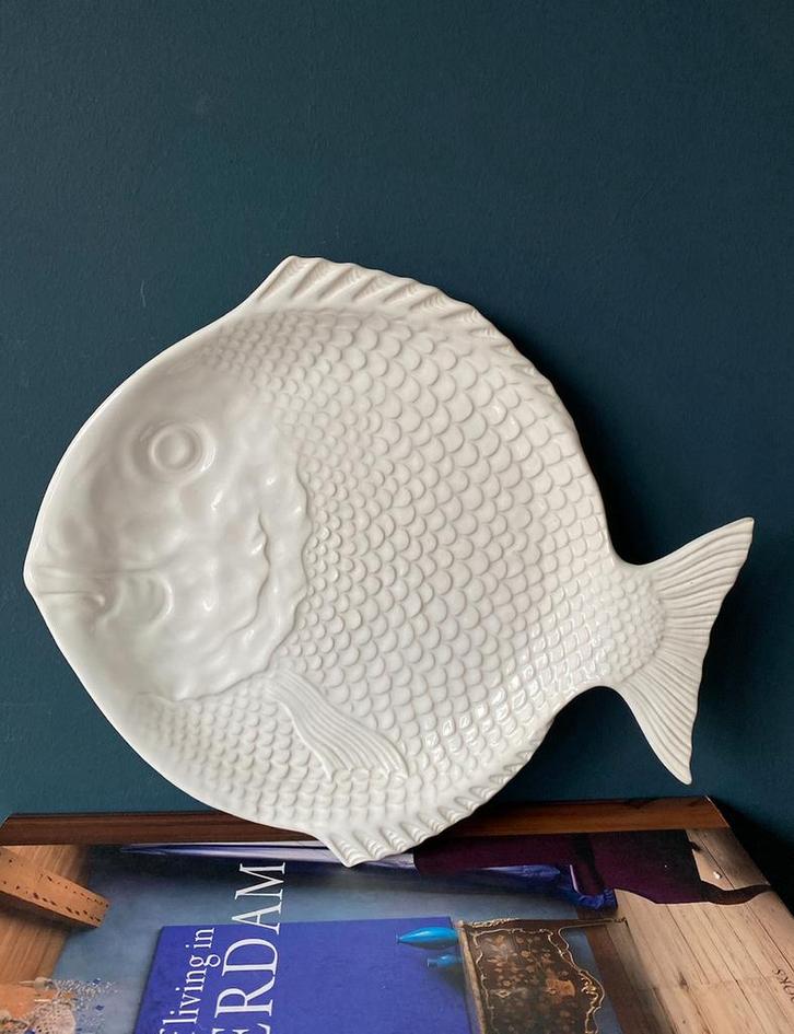 Bordallo Pinheiro zeer zeldzame vintage witte visborden, Huis en Inrichting, Keuken | Servies, Zo goed als nieuw, Bord(en), Overige stijlen