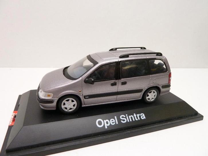 Opel Sintra  ' Schuco '', Hobby en Vrije tijd, Modelauto's | 1:43, Zo goed als nieuw, Auto, Schuco, Ophalen of Verzenden
