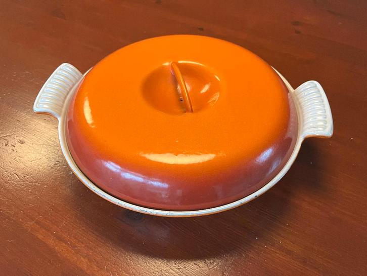 Vintage gietijzeren ovenschaal met 3 vakken - oranje - 22 cm, Huis en Inrichting, Keuken | Potten en Pannen, Zo goed als nieuw