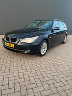 BMW 5-Serie 520i Touring Corp. Lease Bus. Ed. 120KW AUT 2010, Auto's, BMW, Automaat, Parkeersensor, Achterwielaandrijving, Zwart