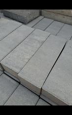 Restpartij longstones opritstenen - grijs - 17,5m² - €15, Ophalen of Verzenden, Zo goed als nieuw, Beton, Klinkers