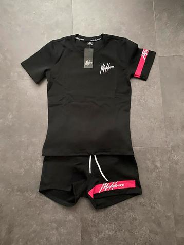 Malelions dames zomerpak beschikbaar voor biedingen