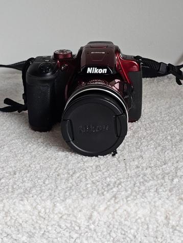 Nikon Coolpix B700 Rode Camera beschikbaar voor biedingen
