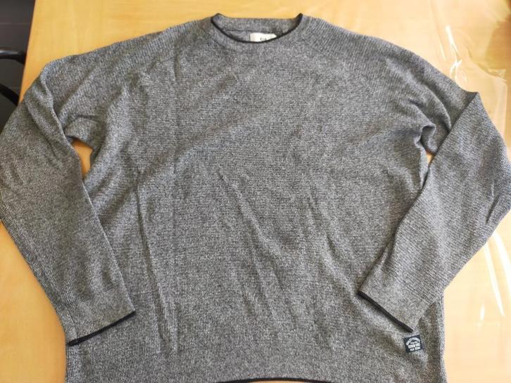 Mooie zwartgrijze trui met zwarte randen C&A, Kleding | Heren, Truien en Vesten, Zo goed als nieuw, Overige maten, Zwart, Ophalen of Verzenden