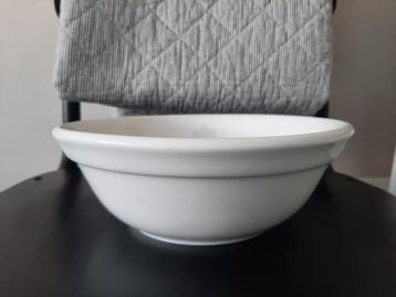 Brocante kom, schaal. beschikbaar voor biedingen