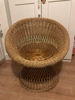 Rotan vintage pauwenstoel, Huis en Inrichting, Stoelen, Ophalen, Gebruikt, Bruin, Riet of Rotan