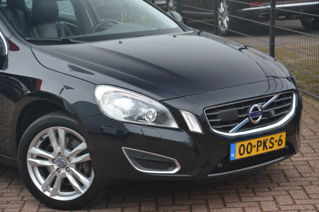 Volvo V60 2.0T Summum Nederlandse auto 223295 NAP dealeronde, Euro 5, Zwart, 203 pk, Onderhoudsboekje