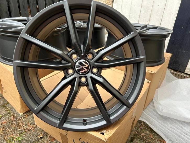 19 inch velgen PRETORIA NIEUW   VW Passat T-Roc R  Golf, Auto-onderdelen, Banden en Velgen, Velg(en), 19 inch, Personenwagen, Nieuw