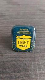 Speldje, Light walk, Scheveningen, 5e editie, met lampje, Verzamelen, Speldjes, Pins en Buttons, Ophalen of Verzenden, Zo goed als nieuw