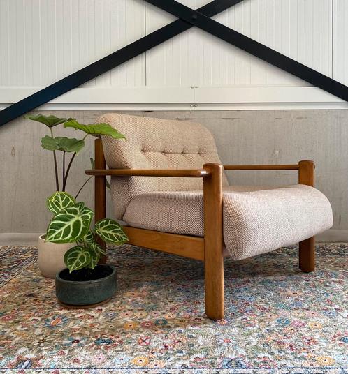 Vintage Fauteuil Brutalist Massief Houten Frame, Huis en Inrichting, Fauteuils, Zo goed als nieuw, Hout, Stof, 75 tot 100 cm, 75 tot 100 cm
