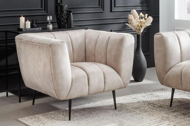 Fauteuil Beige Champagne Kleur Zwarte Pootjes NIEUW VOORRAAD, Huis en Inrichting, Fauteuils, Nieuw, Metaal, Stof, 100 tot 125 cm