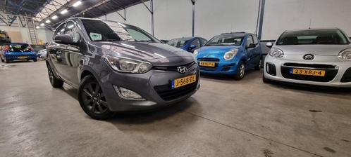 Hyundai I20 1.2i i-Deal 5Drs Airco Garantie Bluetooth, Auto's, Hyundai, Bedrijf, Te koop, i20, ABS, Adaptieve lichten, Airbags
