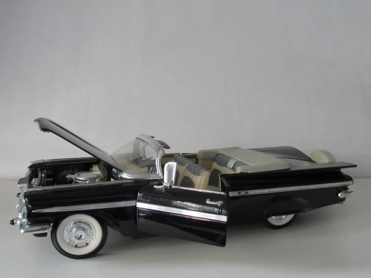 1959 Chevrolet Impala cabrio Road Tough mint Nu 35.00., Hobby en Vrije tijd, Modelauto's | 1:18, Nieuw, Auto, Overige merken, Ophalen of Verzenden