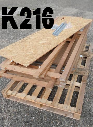 Houten stellingkast beschikbaar voor biedingen
