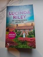 Lucinda Riley - De verborgen belofte, Lucinda Riley, Ophalen of Verzenden, Zo goed als nieuw, Nederland