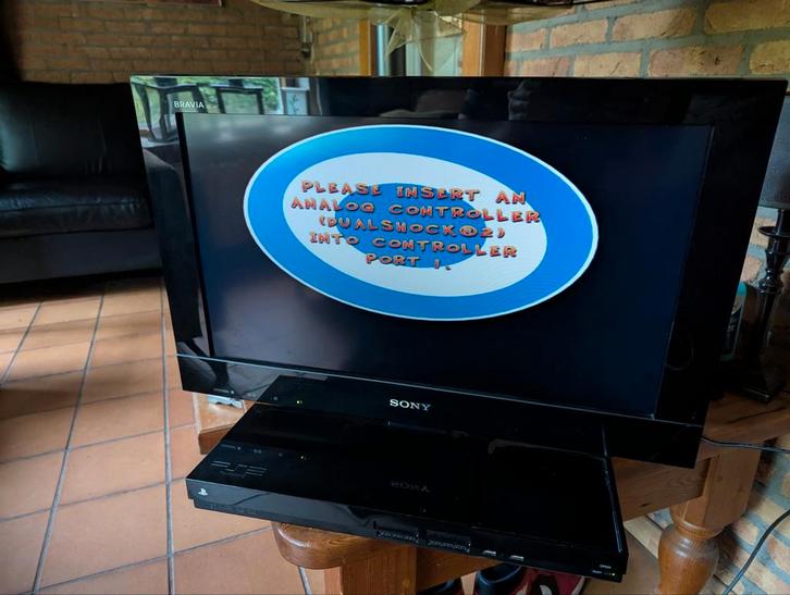 Bravia TV met ingebouwde PS2/Model KDL22PX300, Spelcomputers en Games, Spelcomputers | Sony PlayStation 2, Gebruikt, Zonder controller