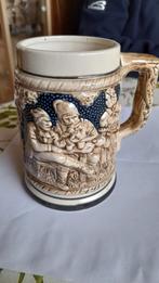 Vintage bierpul met relief, Antiek en Kunst, Antiek | Keramiek en Aardewerk, Ophalen of Verzenden
