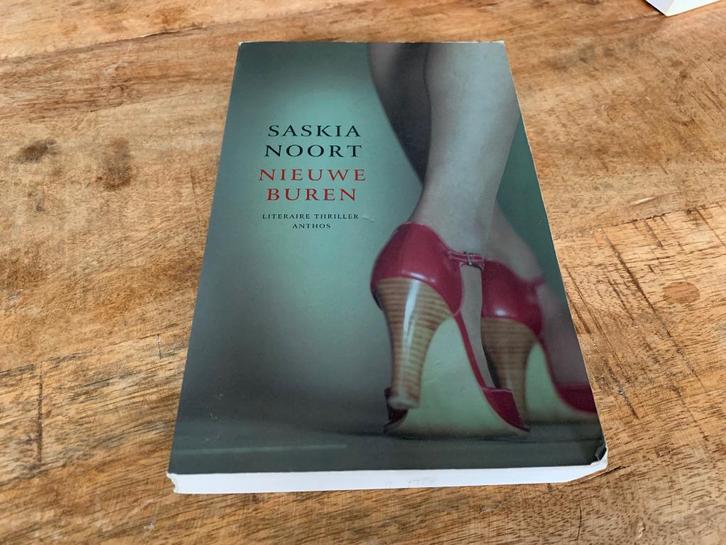 Nieuwe buren – Saskia Noort (Thriller), Boeken, Thrillers, Gelezen, Ophalen of Verzenden