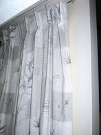 2 Mooie  gordijnen , als nieuw ! 1.40 breed en 2.55 hoog ., 200 cm of meer, Ophalen of Verzenden, Zo goed als nieuw, 200 cm of meer