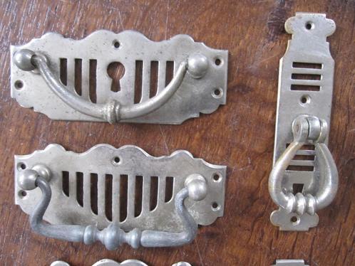6 antieke kastgreepjes, zilverkleur/metaalkleur, Antiek en Kunst, Curiosa en Brocante, Ophalen of Verzenden